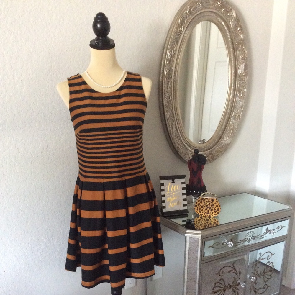 Sleeveless dress